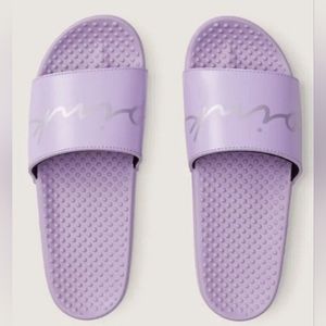 VS Pink Slides Sz L 9/10 NWT Lilac w/ Silver Script Print